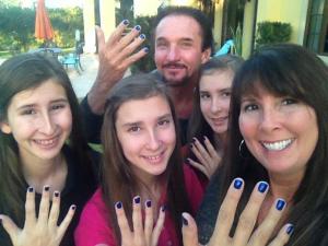 560261_333831893384815_495925182_n